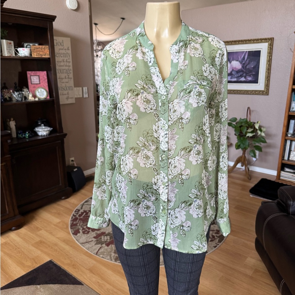 Kut From The Kloth Sheer Green Floral Button-up Blouse - White Roses - Medium - Picture 6 of 9